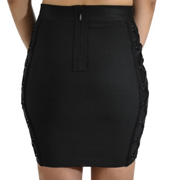 🔃 Marcela // Lace Up Bandage Skirt - Picture 4 of 6